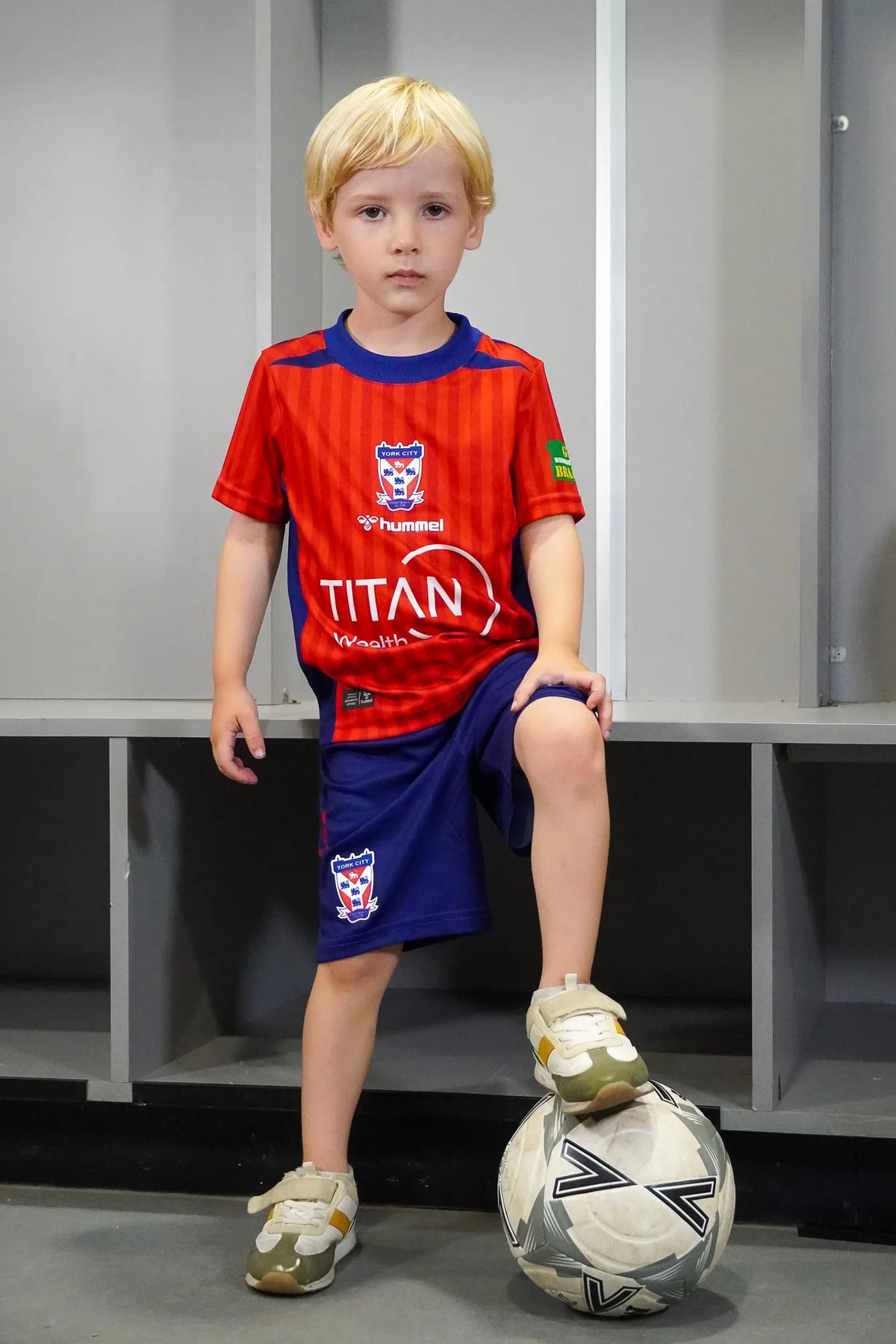 2026/27 Junior Replica Home Playing Shirt image 2